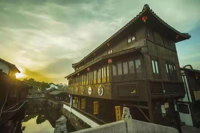 为什么哲学的东西是由科学的东西构成的，人们反而说科学的尽头是神学？